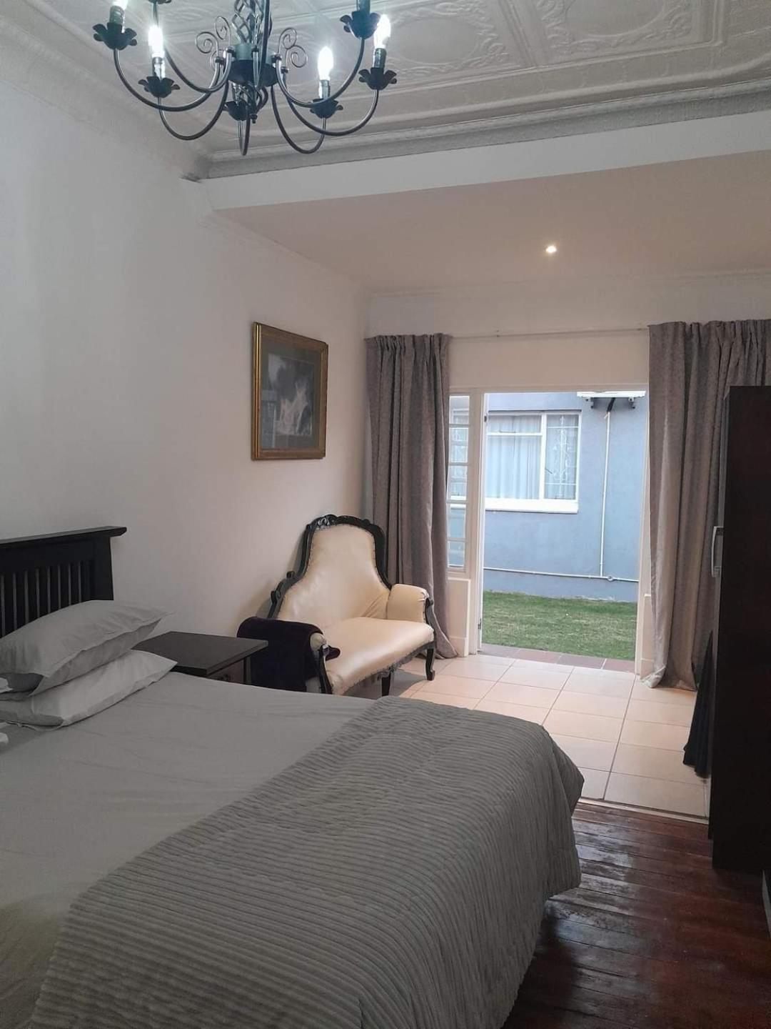 The Cradle'S Rest Guest House Krugersdorp Exterior photo