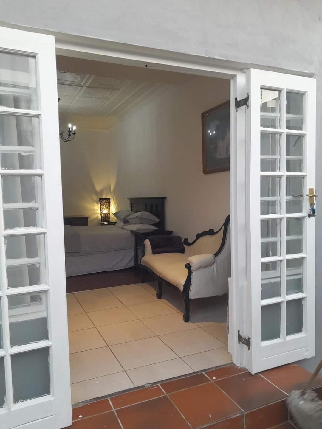 The Cradle'S Rest Guest House Krugersdorp Exterior photo