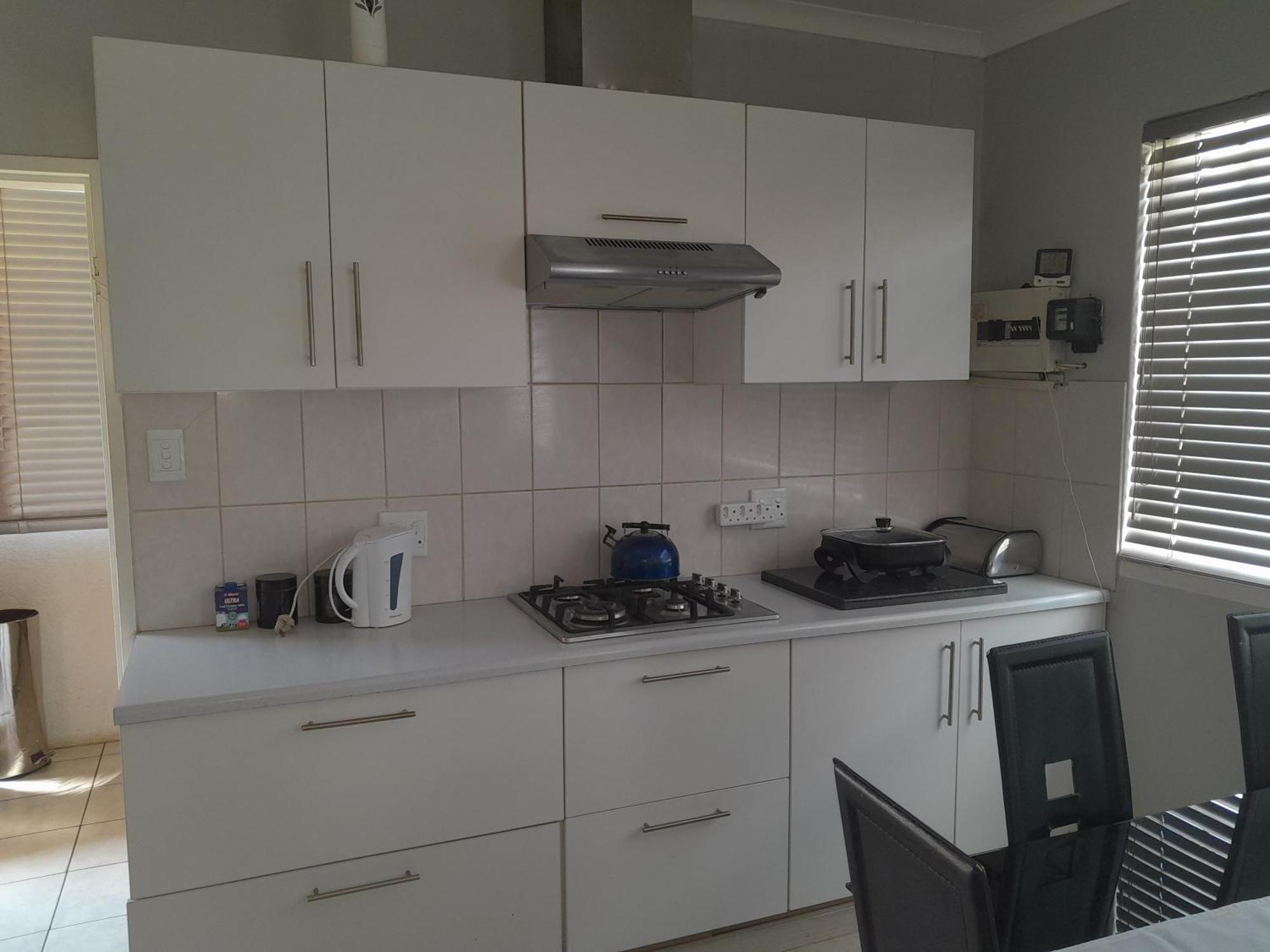 The Cradle'S Rest Guest House Krugersdorp Room photo