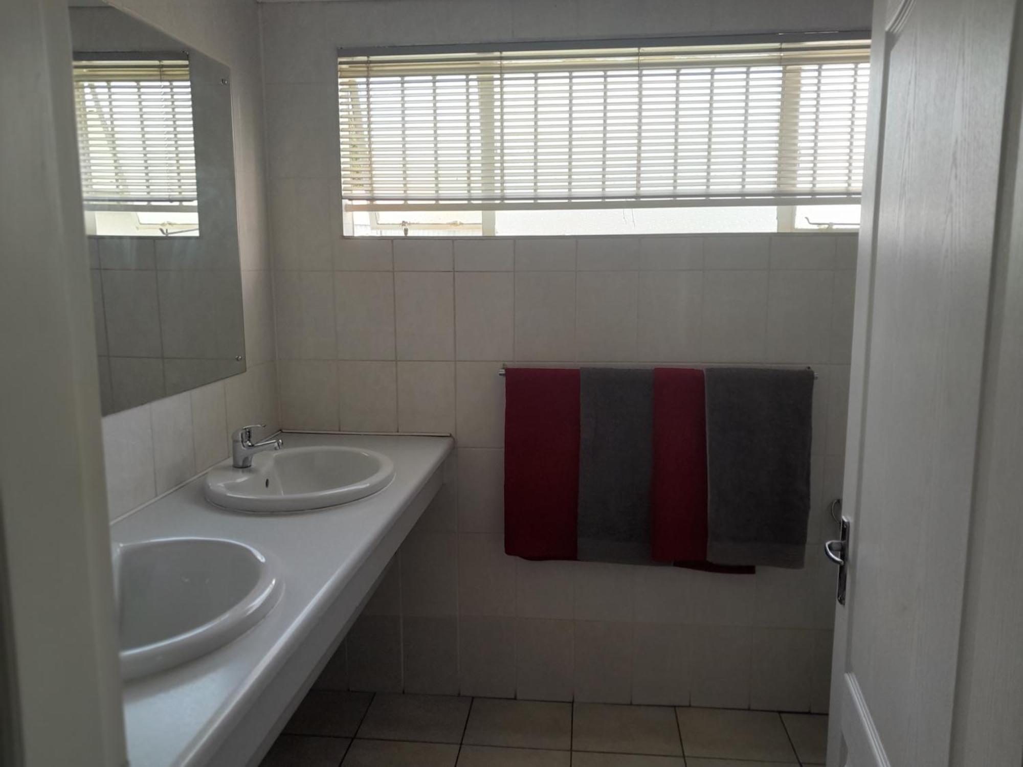 The Cradle'S Rest Guest House Krugersdorp Room photo